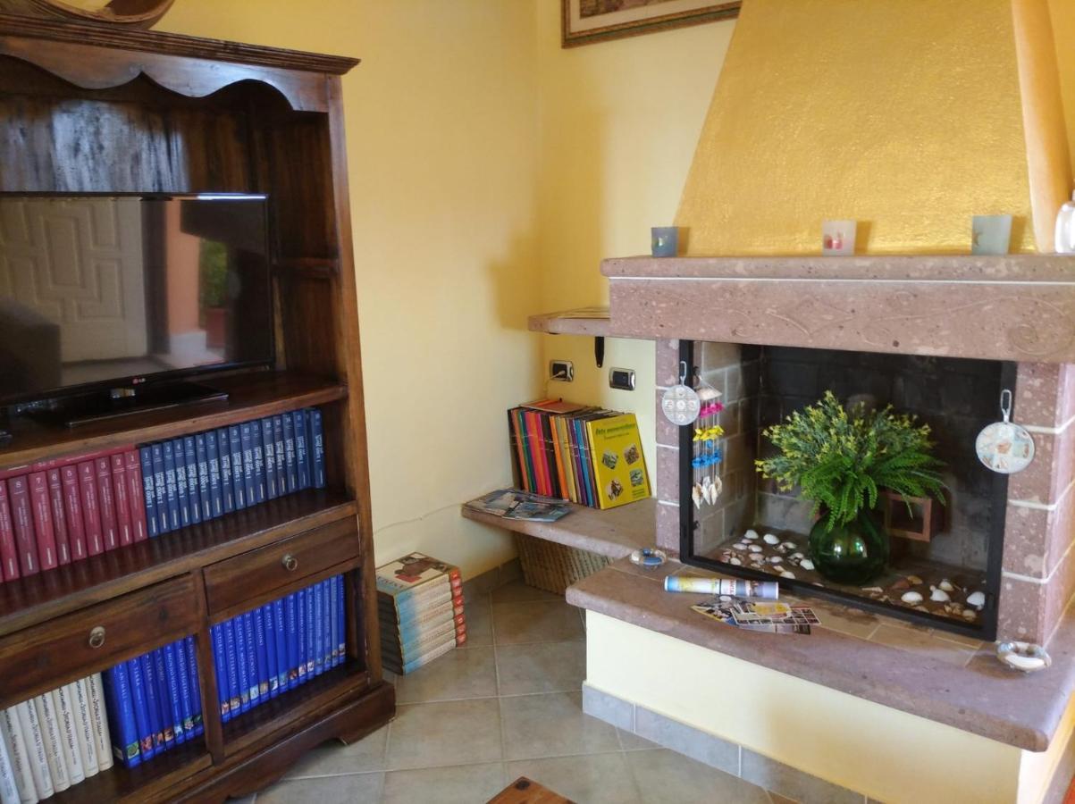 Вилла Casa Bon' Aria Fronte Mare Sud Sardegna La Maddalena  Экстерьер фото