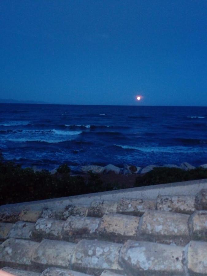 Вилла Casa Bon' Aria Fronte Mare Sud Sardegna La Maddalena  Экстерьер фото